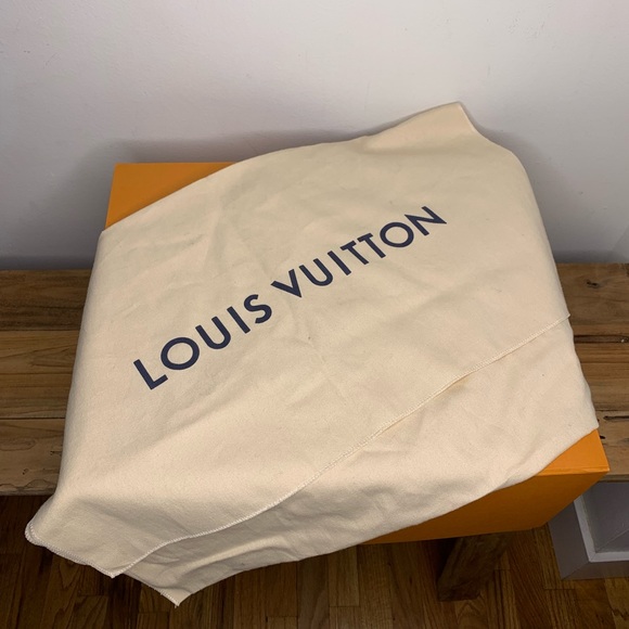 Louis Vuitton NéoNoé Damier Ebène Venus Pink Like New - Picture 9 of 16